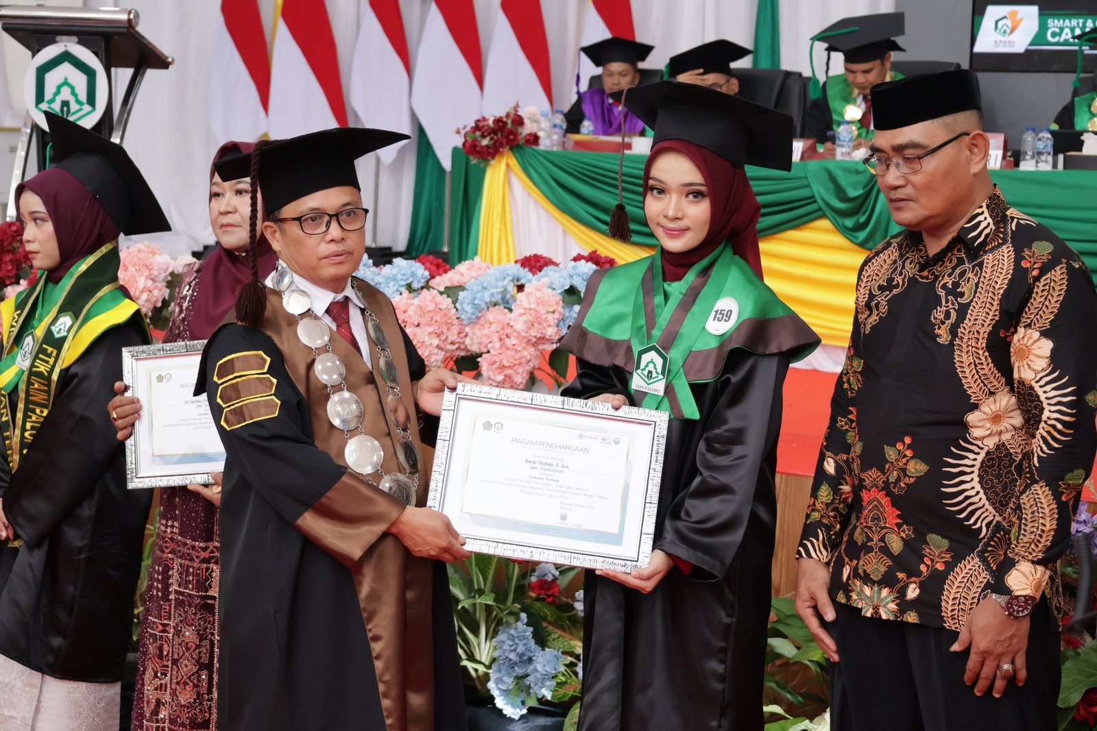 Karin Dwinta Mahasiswi Prodi BKI Raih Prestasi Alumnus Terbaik UIN Palopo