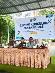 Review Kurikulum Berbasis OBE, FUAD UIN Palopo Hadirkan Narasumber Dari UIN Malang