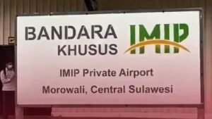 Ironi Bernama Investasi, Bandara Tanpa Negara: Selamat Datang di “Republik” IMIP, Oleh: Mubarak Djabal Tira