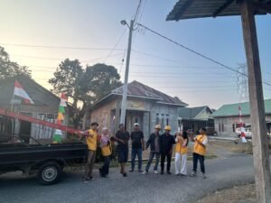 Wujudkan Lingkungan Aman, Sinergi KKN-T UNCP & Dinas PJU Palopo Terangi Dua Titik Jalan di Maroangin